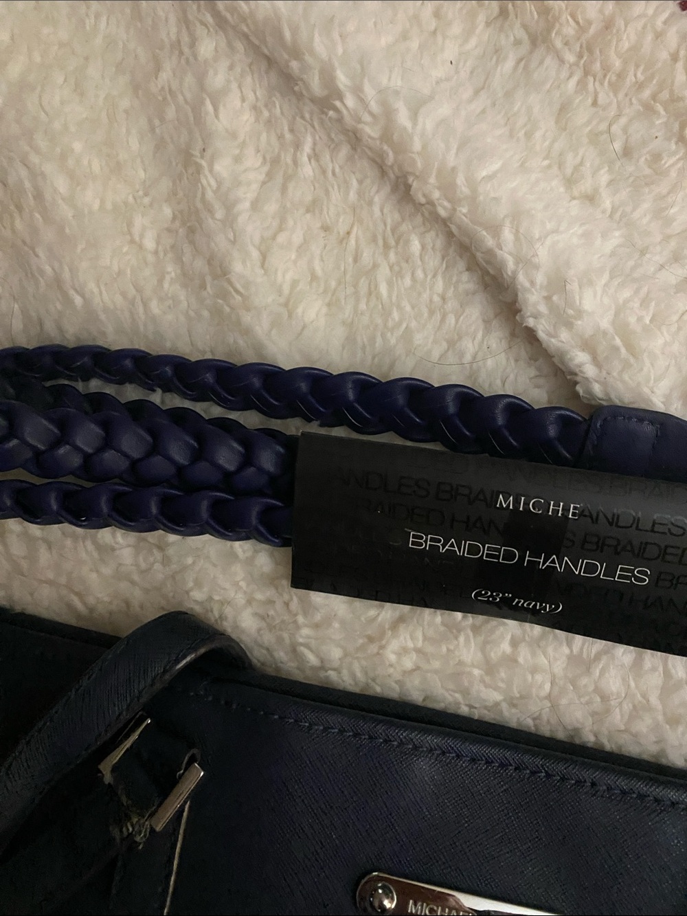 Michael Kors Purses. Lot of 3. Shoulder Bags. - Picture 10 of 12